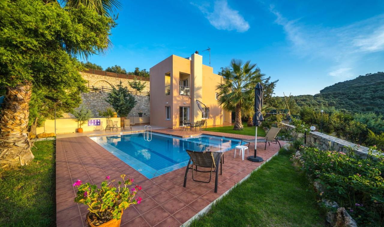 Agia Marina Meliades Villas מראה חיצוני תמונה