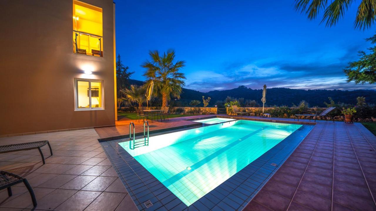 Agia Marina Meliades Villas מראה חיצוני תמונה