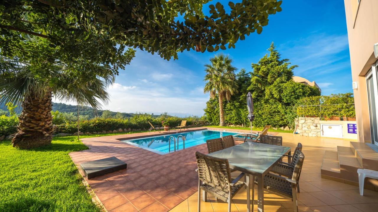 Agia Marina Meliades Villas מראה חיצוני תמונה